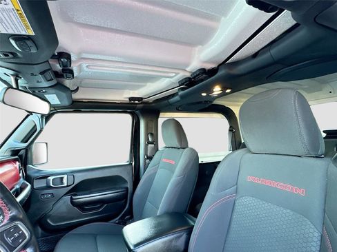 Used 2021 Jeep Wrangler Rubicon w/ Cold Weather Group image 17