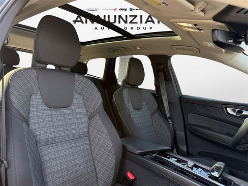 Used 2024 Volvo XC60 B5 Core w/ Protection Package Premier image 16