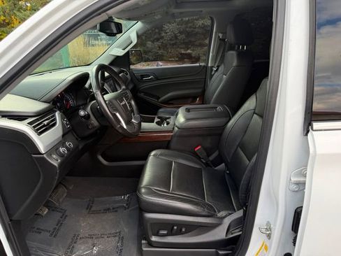 Used 2020 GMC Yukon XL SLT image 6
