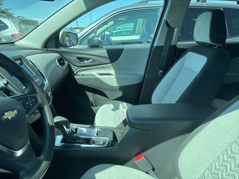 Used 2022 Chevrolet Equinox LT FWD image 8