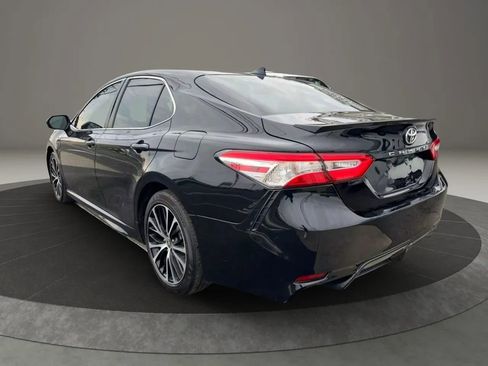 Used 2020 Toyota Camry SE image 6
