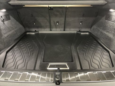 Used 2022 BMW X6 xDrive40i w/ Executive Package image 13