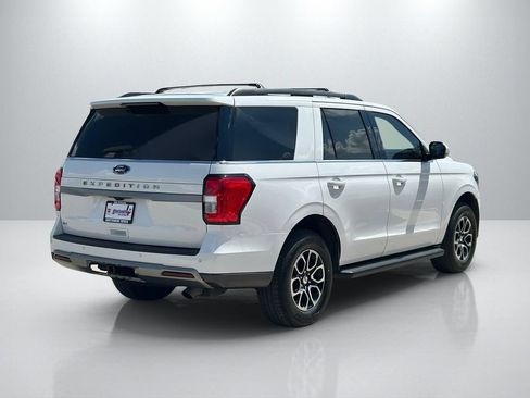 Used 2024 Ford Expedition XLT RWD image 5