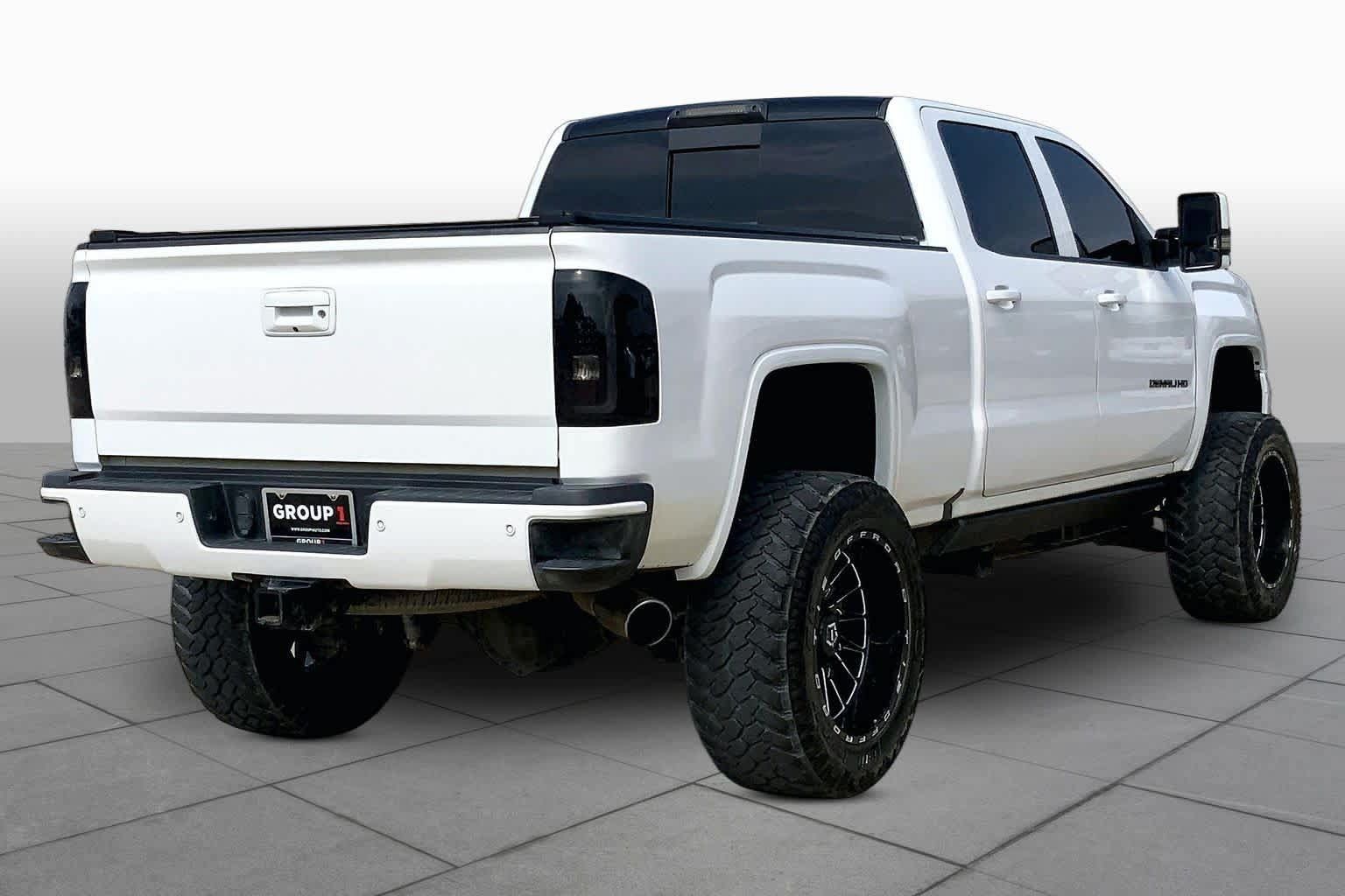 Used 2016 GMC Sierra 2500 Denali w/ Duramax Plus Package AWD/4WD image 12