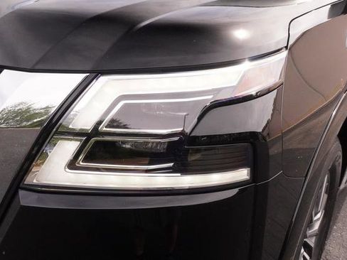 Used 2023 Nissan Armada SL w/ Captain's Chairs Package RWD image 36