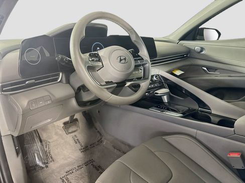 Used 2023 Hyundai Elantra SEL w/ Convenience Package FWD image 23