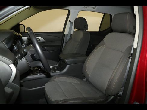 Used 2019 Chevrolet Traverse LT FWD image 24