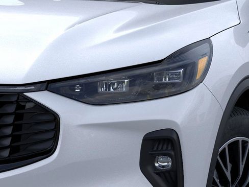 New 2025 Ford Escape SE w/ PHEV Premium Package FWD image 18