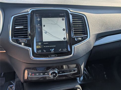 Used 2016 Volvo XC90 T8 Momentum w/ Vision Package image 31