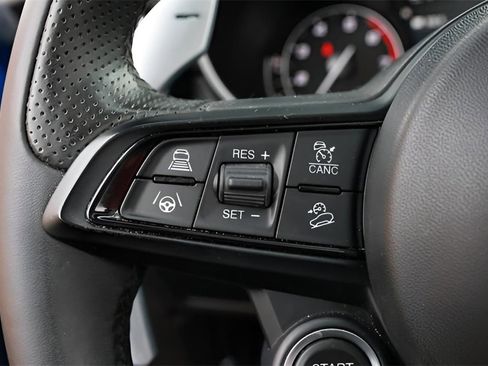 Used 2023 Alfa Romeo Stelvio Veloce image 36