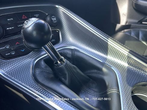 Used 2018 Dodge Challenger SRT Hellcat RWD image 9
