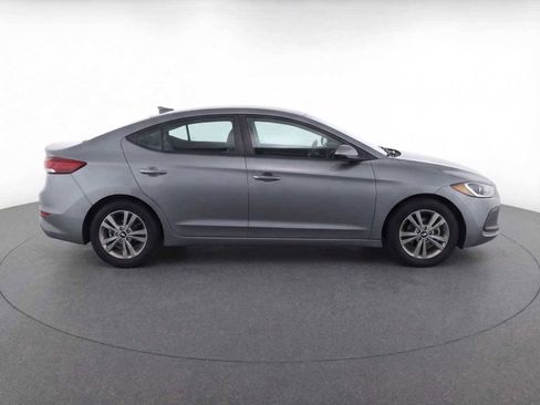 Used 2017 Hyundai Elantra SE w/ SE A/T Tech Package 03 image 8