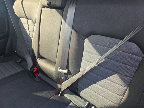 Used 2018 Ford Edge SE image 22