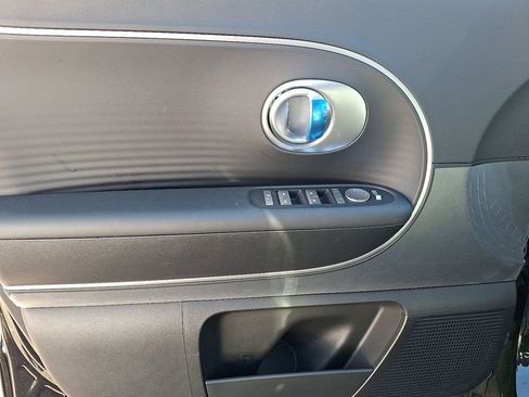 New 2026 Hyundai Ioniq 9 SE image 8