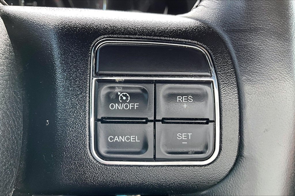 Used 2018 Jeep Wrangler Unlimited Sahara w/ Connectivity Group AWD/4WD image 13