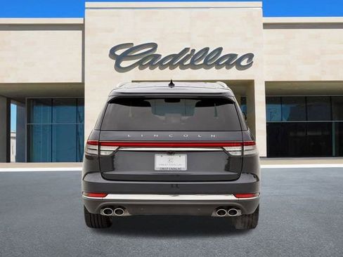 Used 2024 Lincoln Aviator Reserve w/ Equipment Group 201A image 4