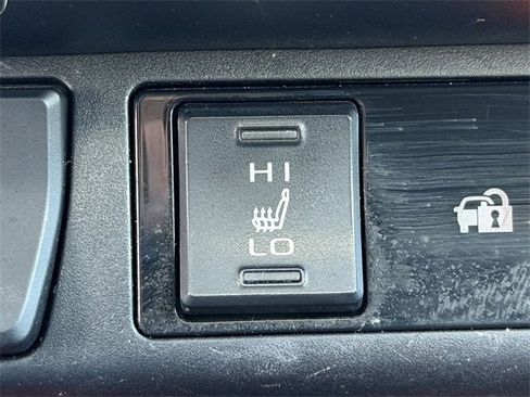 Used 2024 Toyota RAV4 Adventure image 39