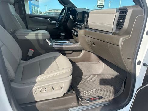 Used 2024 Chevrolet Silverado 1500 LTZ image 28