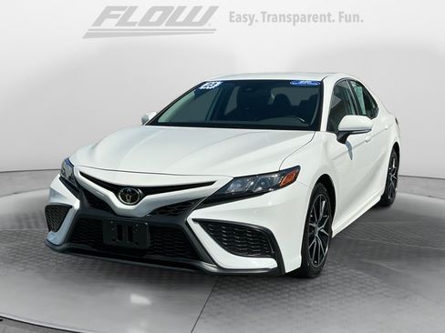 Used 2023 Toyota Camry SE FWD image 4