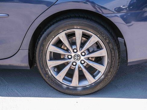 Used 2017 Toyota Camry XLE w/ Convenience Package FWD image 9