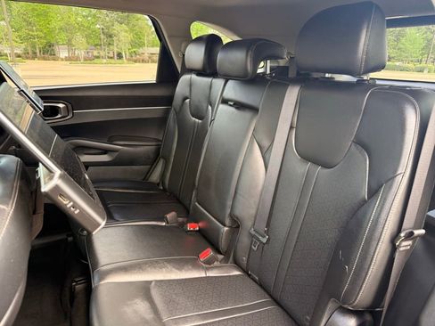 Used 2023 Kia Sorento S w/ Panoramic Sunroof Package FWD image 15