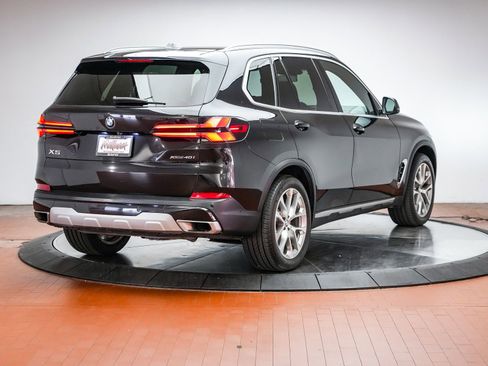 Used 2024 BMW X5 xDrive40i w/ Premium Package image 5