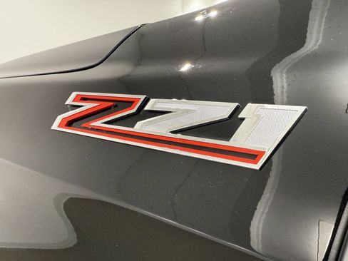 Used 2024 Chevrolet Suburban Z71 w/ Luxury Package image 36