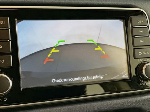 Used 2025 Nissan Versa SV FWD image 21