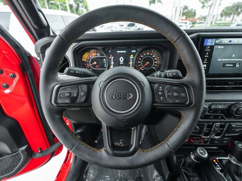 Used 2024 Jeep Wrangler Willys image 10