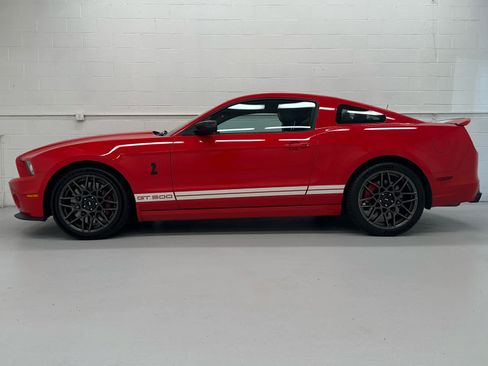 Used 2013 Ford Mustang Shelby GT500 RWD image 2