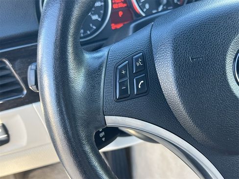 Used 2012 BMW 335i Convertible image 24