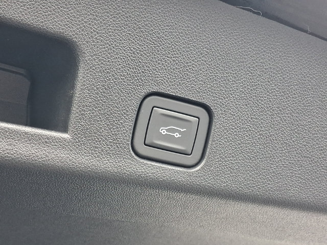Certified 2025 Chevrolet Traverse RS FWD image 29