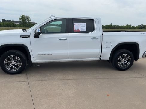 Used 2025 GMC Sierra 1500 SLT AWD/4WD image 6