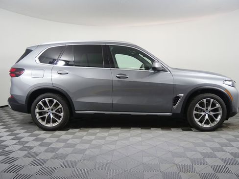 Certified 2026 BMW X5 xDrive40i image 2