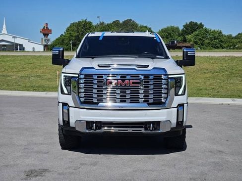 Used 2024 GMC Sierra 2500 Denali w/ Denali Reserve Package AWD/4WD image 2