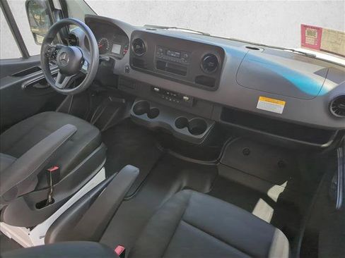 Used 2023 Mercedes-Benz Sprinter 2500 image 22
