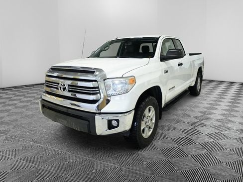 Used 2017 Toyota Tundra SR5 image 1