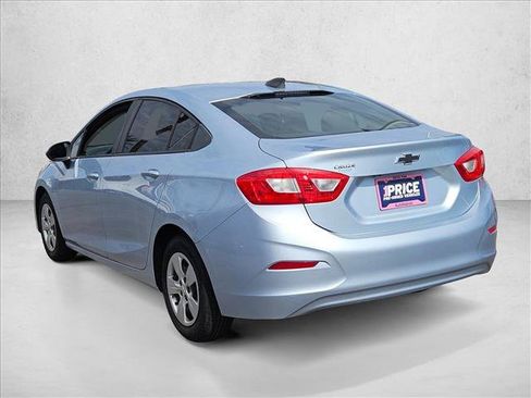 Used 2017 Chevrolet Cruze LS FWD image 7