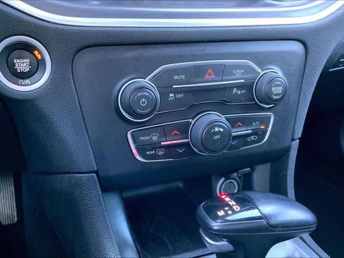 Used 2020 Dodge Charger SXT w/ Blacktop Package image 35