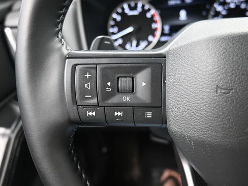 Used 2025 Nissan Rogue SV image 14