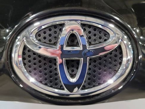 Used 2017 Toyota RAV4 Limited w/ Advanced Technology Package AWD/4WD image 18