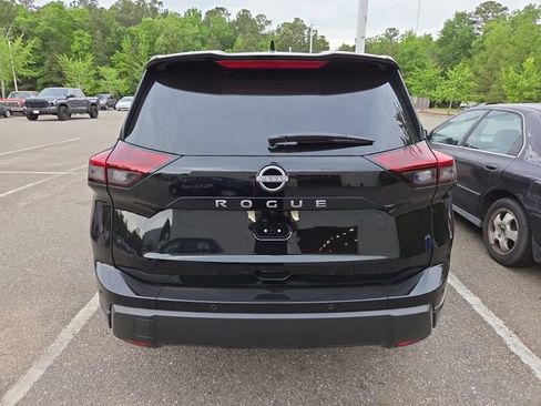 Used 2026 Nissan Rogue SV FWD image 4