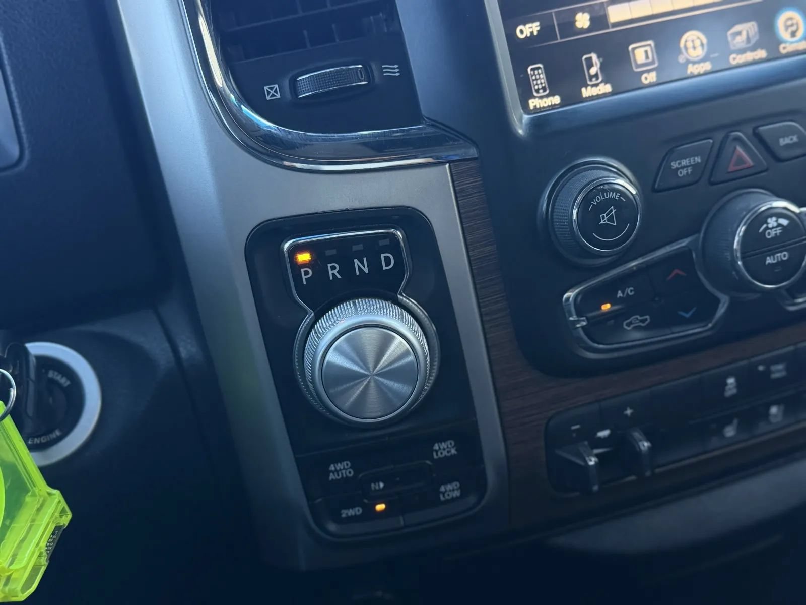Used 2017 RAM 1500 Laramie AWD/4WD image 33