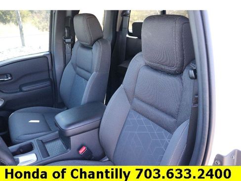 Used 2025 Nissan Frontier SV w/ SV Convenience Package image 26