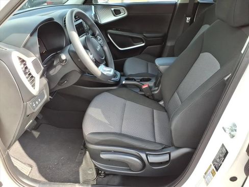Used 2024 Kia Soul LX w/ Option Group 015 FWD image 12