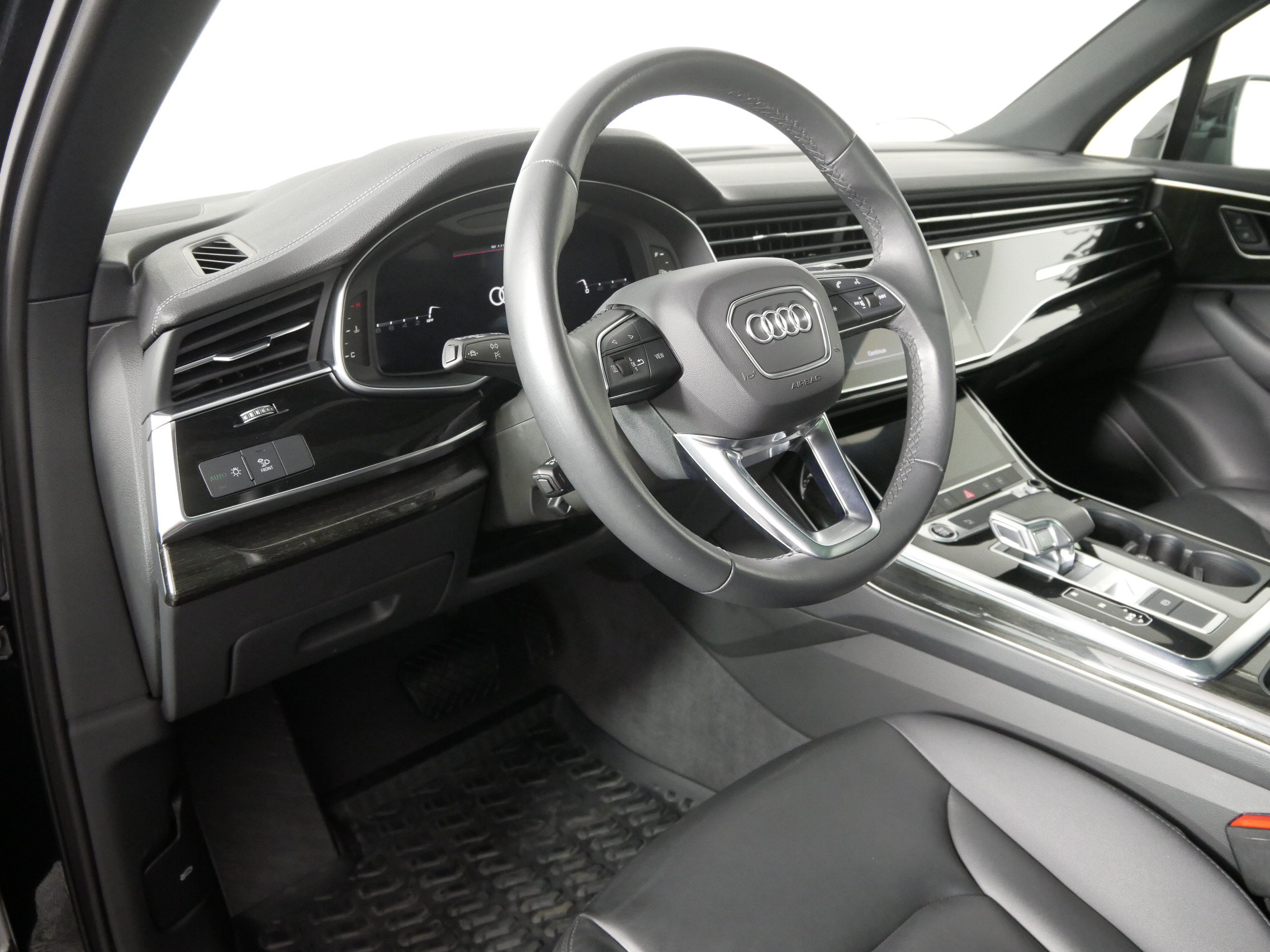 Used 2023 Audi Q7 2.0T Premium w/ Convenience Package AWD/4WD image 10