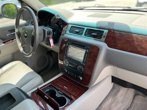 Used 2014 Chevrolet Tahoe LTZ RWD image 18
