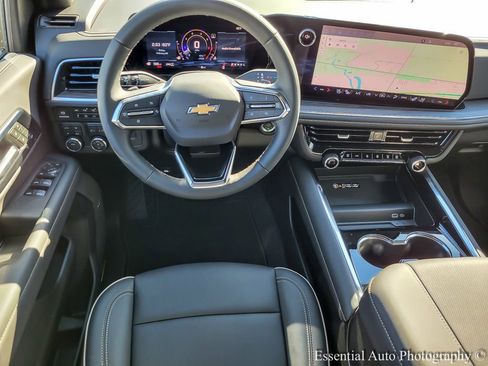 New 2025 Chevrolet Suburban Premier image 11