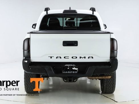 Used 2018 Toyota Tacoma TRD Off-Road image 45