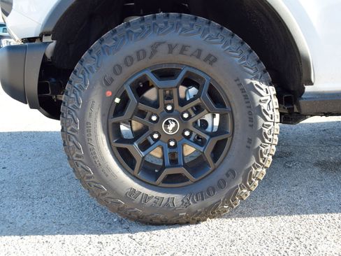 New 2026 Ford Bronco Badlands image 25